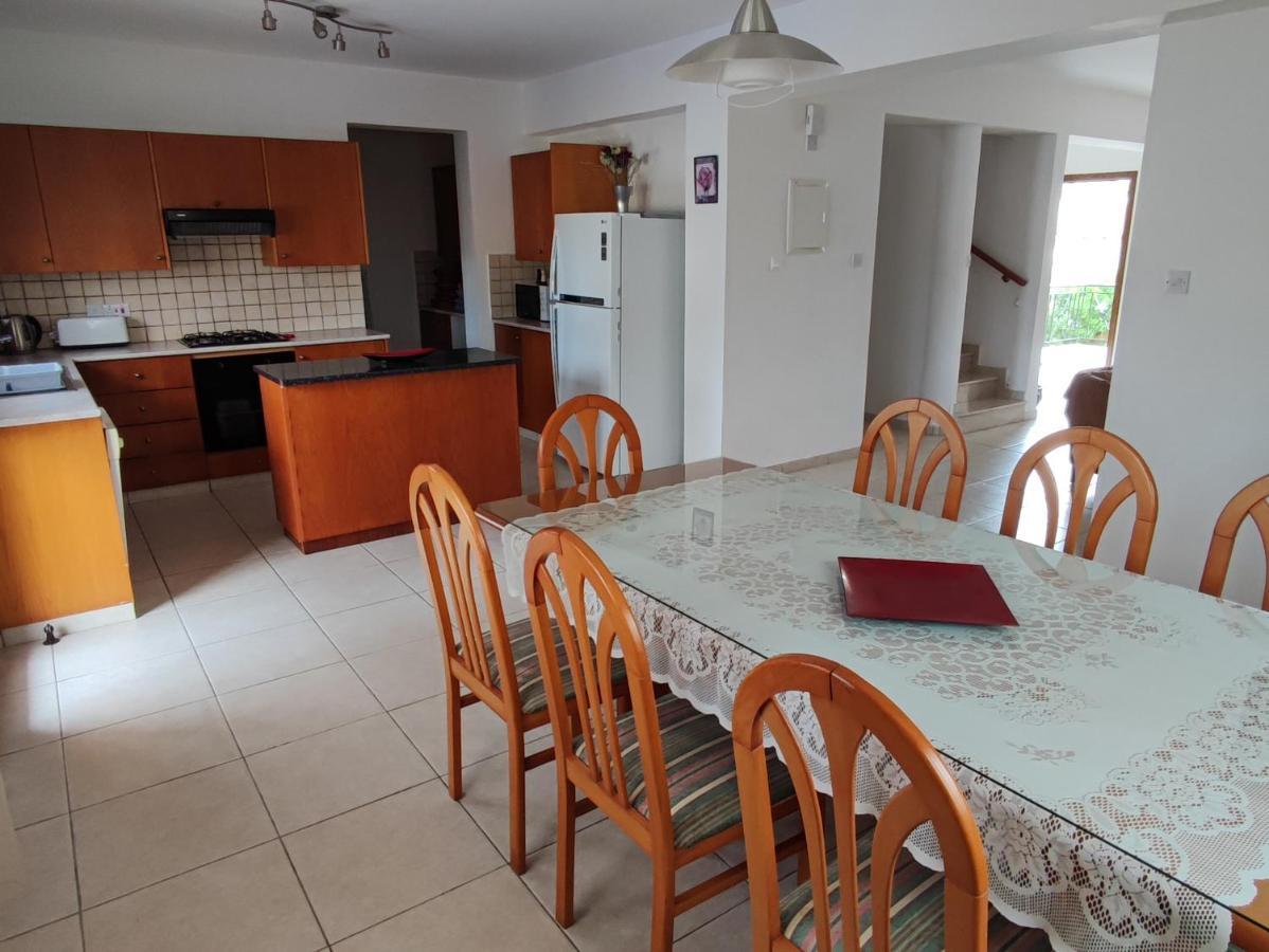 Villa Rina Paphos Extérieur photo