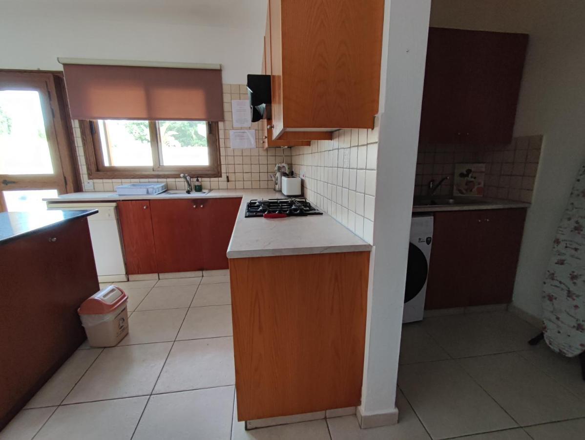 Villa Rina Paphos Extérieur photo