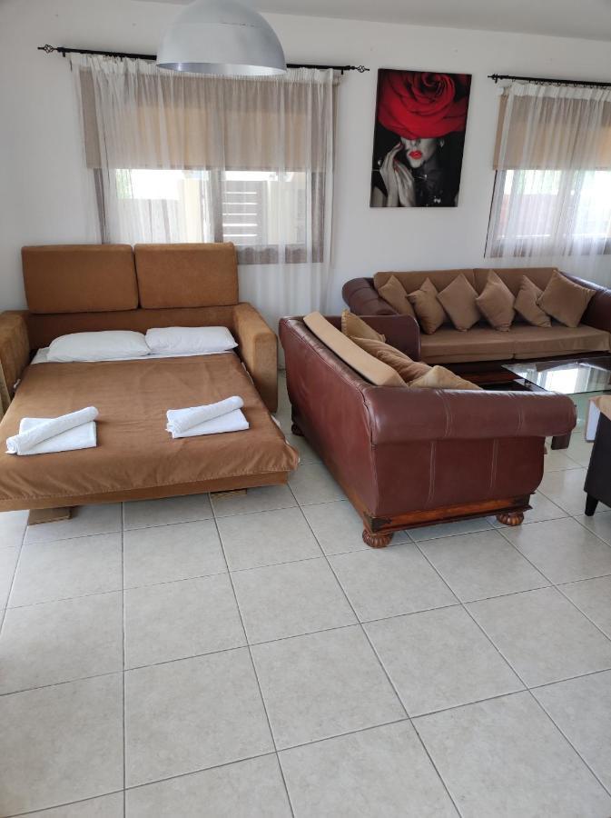 Villa Rina Paphos Extérieur photo