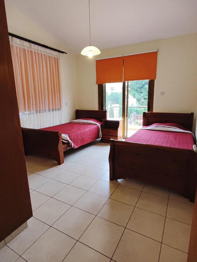 Villa Rina Paphos Extérieur photo