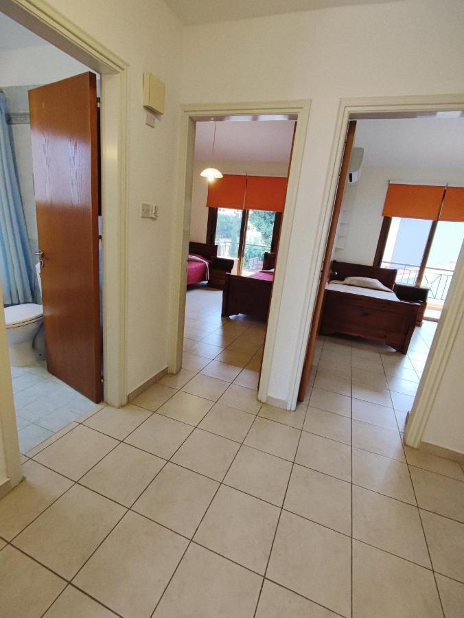 Villa Rina Paphos Extérieur photo