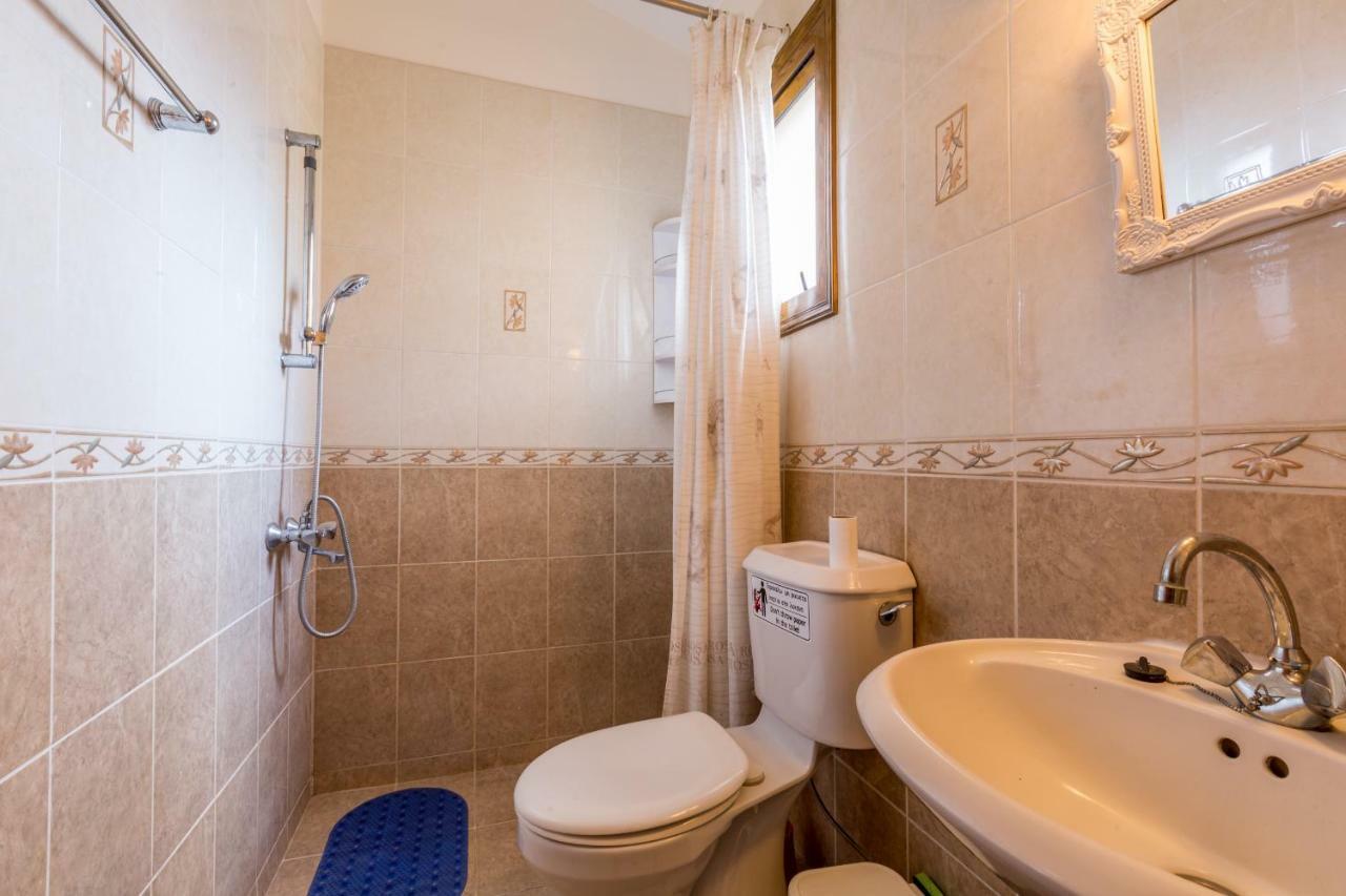 Villa Rina Paphos Extérieur photo