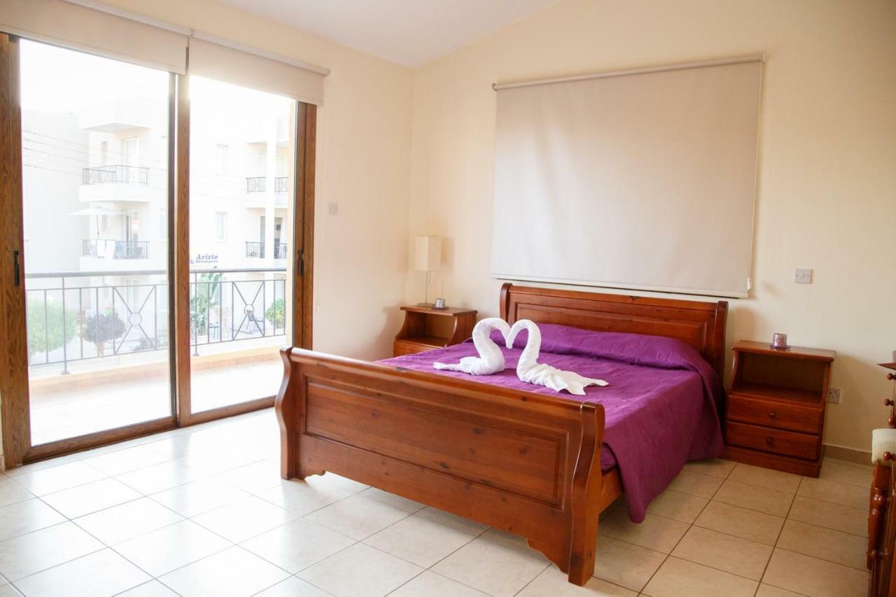 Villa Rina Paphos Extérieur photo