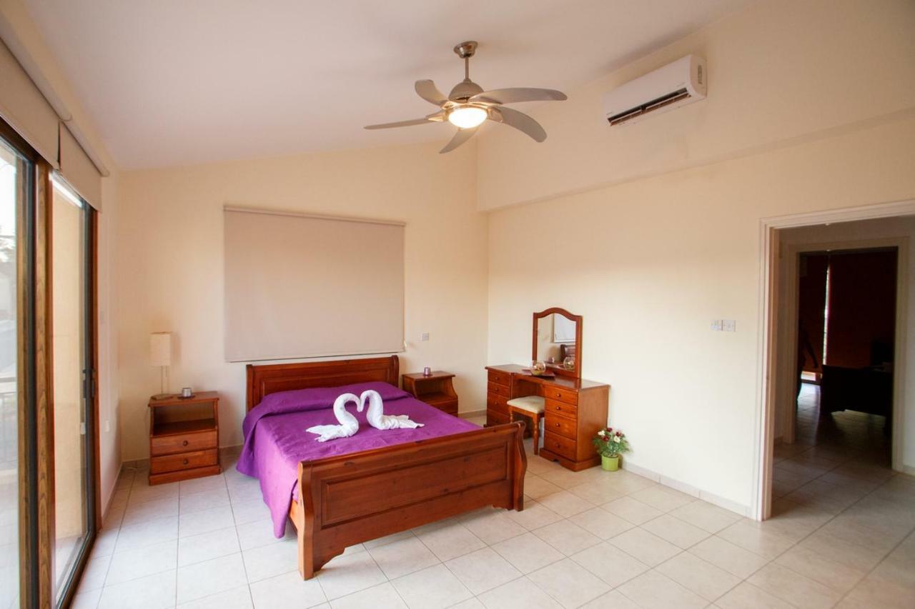 Villa Rina Paphos Extérieur photo