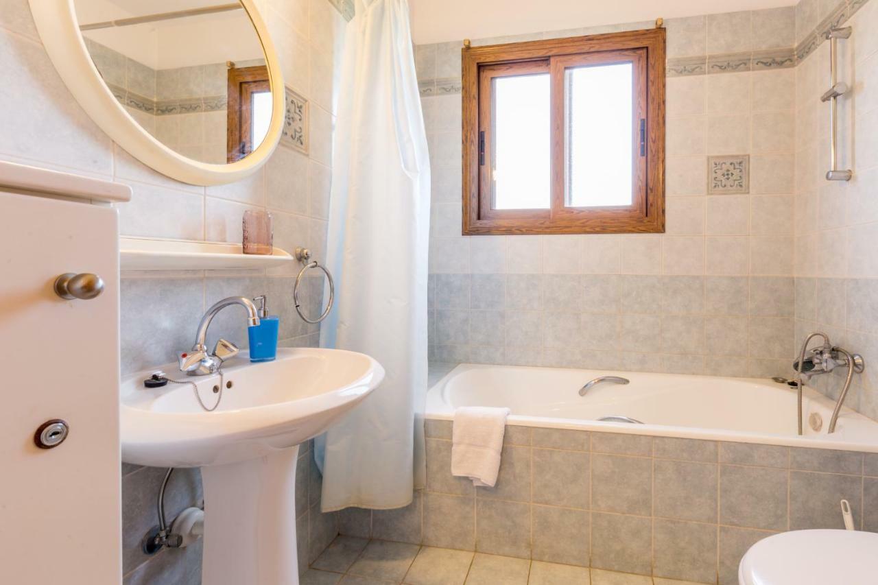 Villa Rina Paphos Extérieur photo