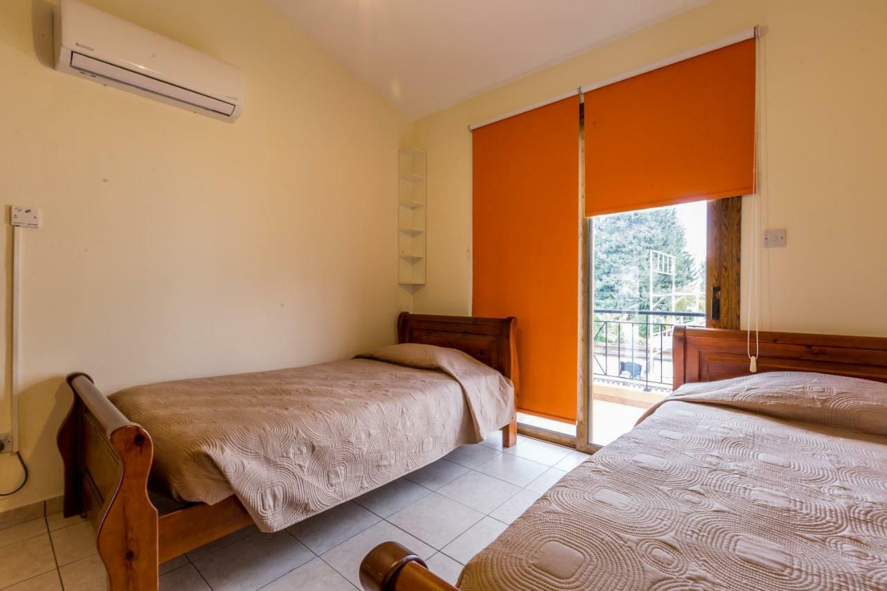 Villa Rina Paphos Extérieur photo