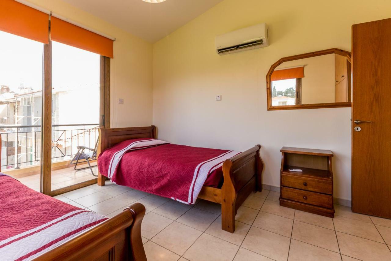 Villa Rina Paphos Extérieur photo
