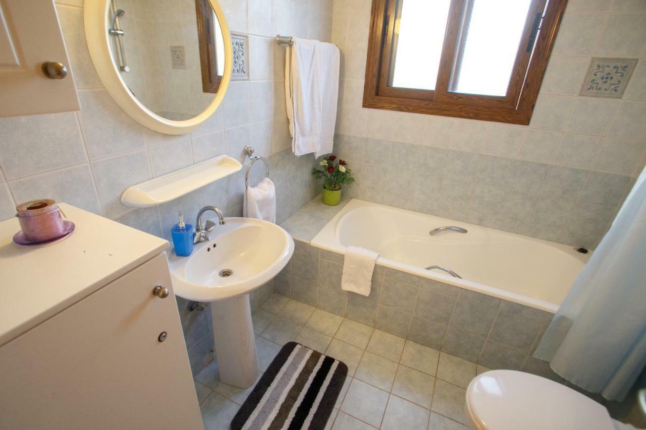 Villa Rina Paphos Extérieur photo